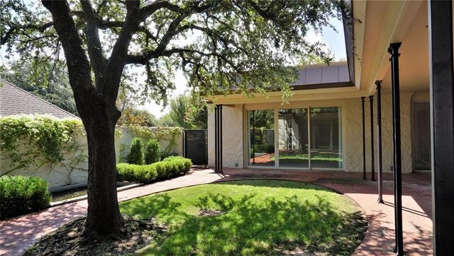 1421 GLENBROOK Terrace, Nichols Hills, OK 73116