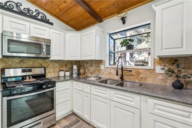937 E Fairway, Big Bear City, CA 92314