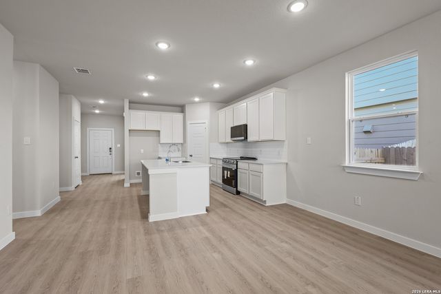 2117 Maestro Drive, Seguin, TX 78155