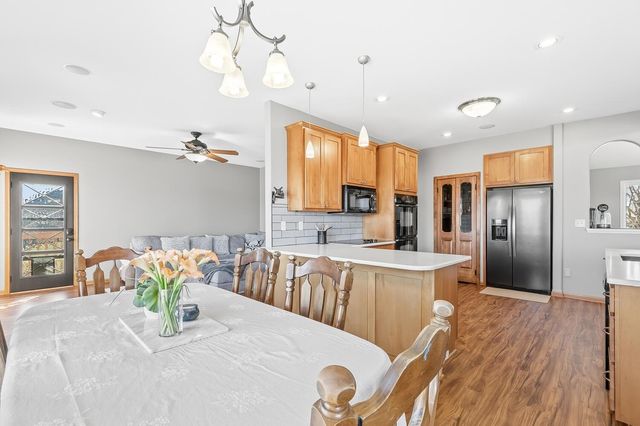 8400 W Mystic Lakes South St, Maize, KS 67101