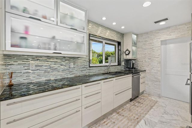 1749 SANDALWOOD DRIVE, Sarasota, FL 34231