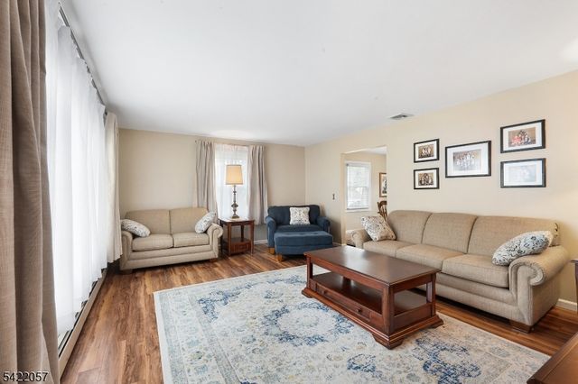 64 Country Club Ln, Harmony Twp., NJ 08865