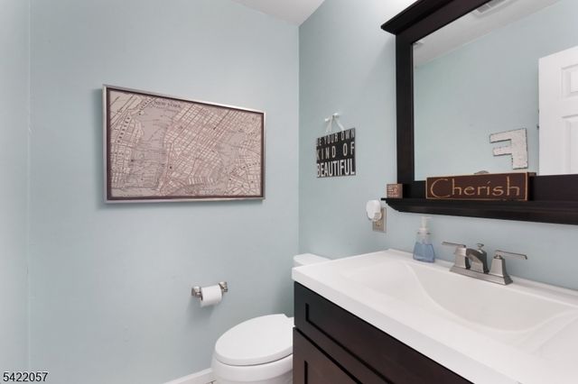 64 Country Club Ln, Harmony Twp., NJ 08865
