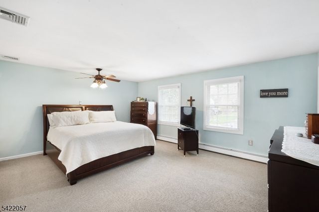 64 Country Club Ln, Harmony Twp., NJ 08865
