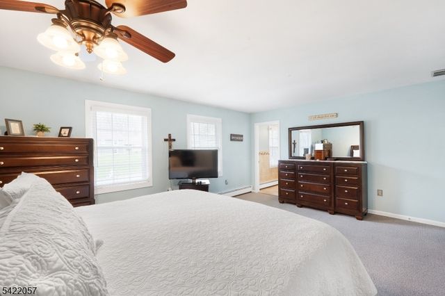 64 Country Club Ln, Harmony Twp., NJ 08865
