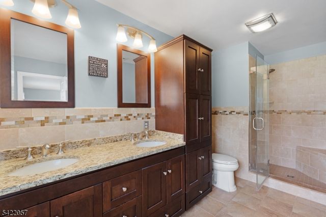 64 Country Club Ln, Harmony Twp., NJ 08865