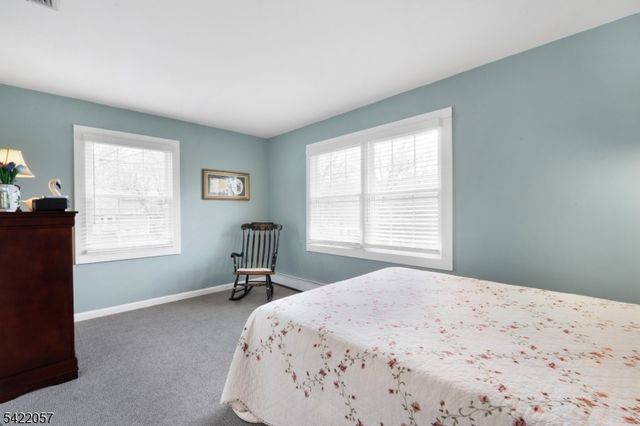 64 Country Club Ln, Harmony Twp., NJ 08865