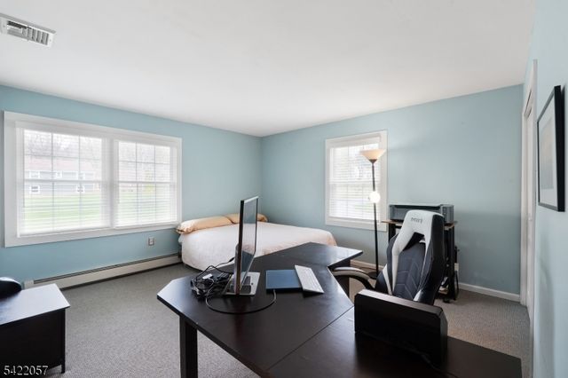 64 Country Club Ln, Harmony Twp., NJ 08865