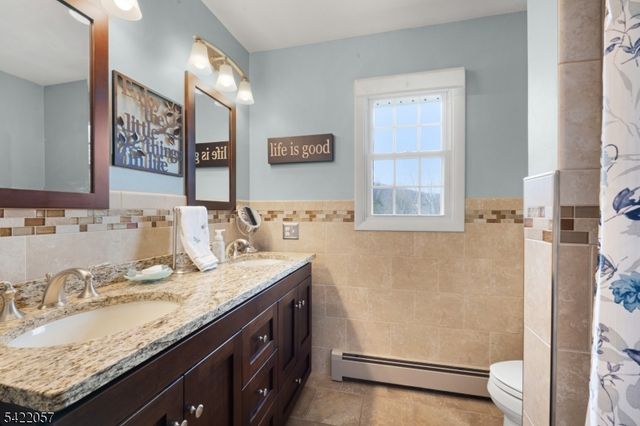 64 Country Club Ln, Harmony Twp., NJ 08865