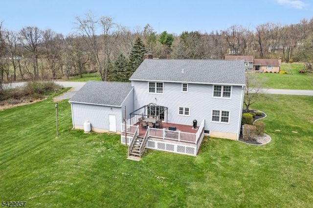 64 Country Club Ln, Harmony Twp., NJ 08865