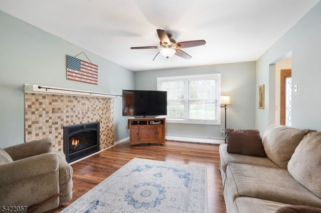 64 Country Club Ln, Harmony Twp., NJ 08865
