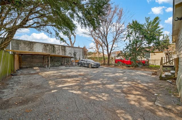 216 Burr Street, Houston, TX 77011