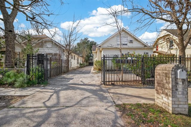 216 Burr Street, Houston, TX 77011
