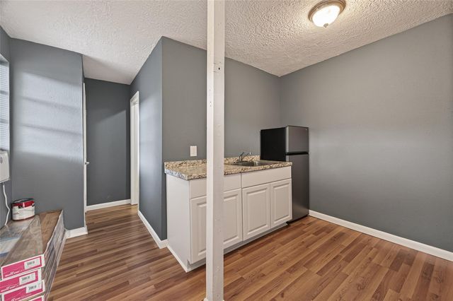 216 Burr Street, Houston, TX 77011