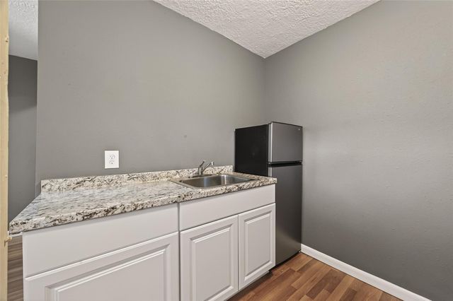 216 Burr Street, Houston, TX 77011