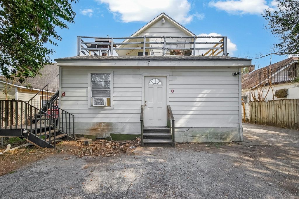 216 Burr Street, Houston, TX 77011