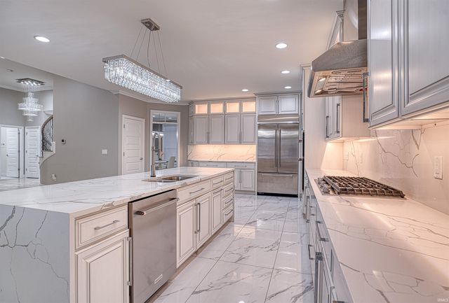 8671 Angel Drive, Newburgh, IN 47630