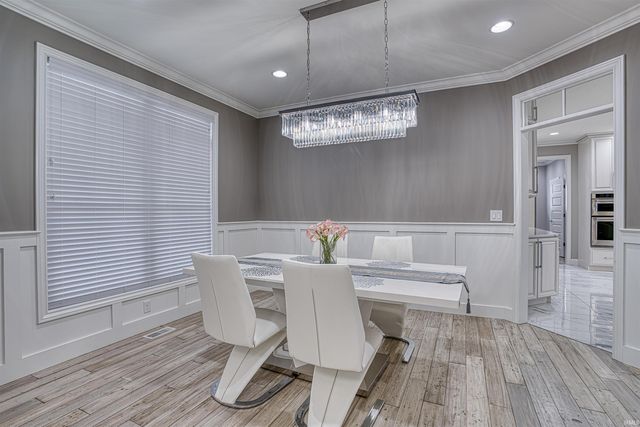 8671 Angel Drive, Newburgh, IN 47630