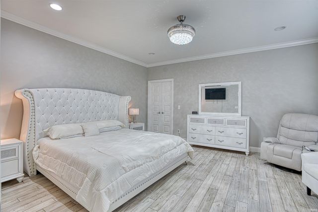 8671 Angel Drive, Newburgh, IN 47630