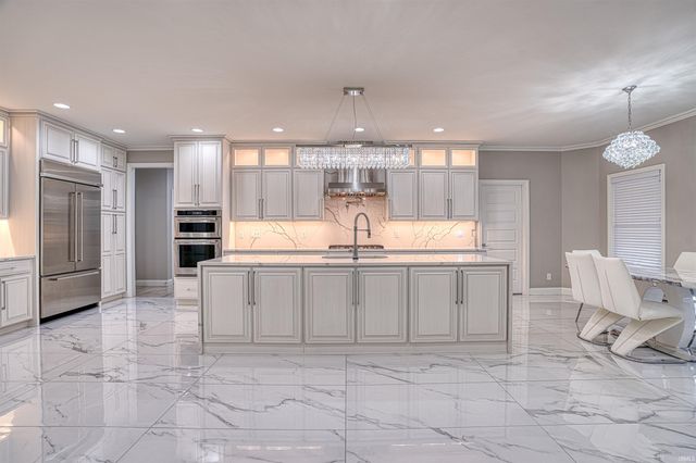 8671 Angel Drive, Newburgh, IN 47630