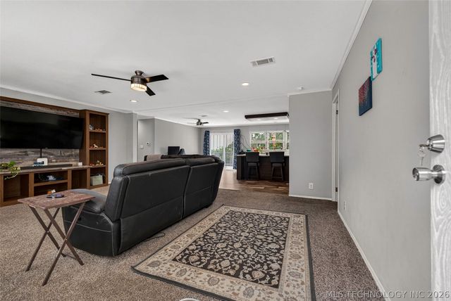 9399 W 470, Pryor, OK 74361