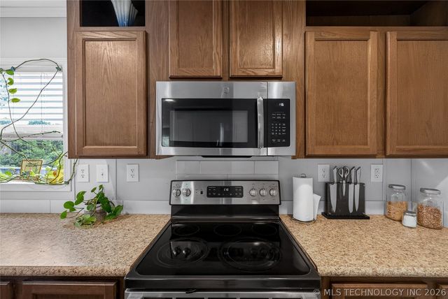 9399 W 470, Pryor, OK 74361
