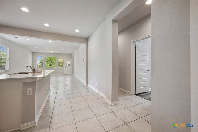101 S Quiet Man Drive, Jarrell, TX 76537