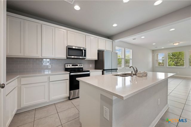 101 S Quiet Man Drive, Jarrell, TX 76537