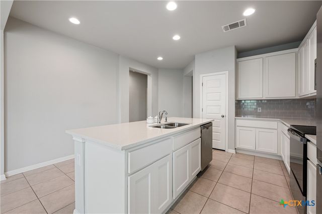 101 S Quiet Man Drive, Jarrell, TX 76537