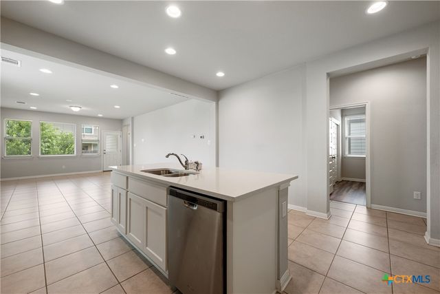 101 S Quiet Man Drive, Jarrell, TX 76537