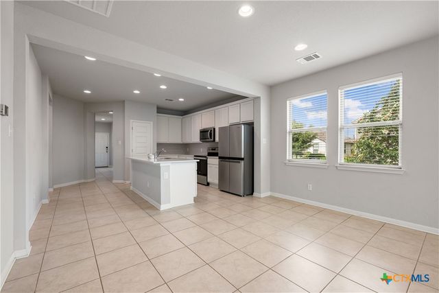 101 S Quiet Man Drive, Jarrell, TX 76537