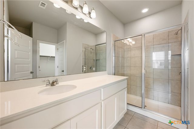 101 S Quiet Man Drive, Jarrell, TX 76537