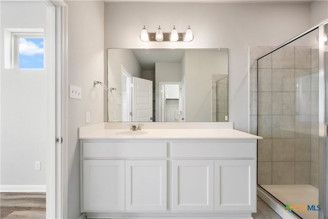 101 S Quiet Man Drive, Jarrell, TX 76537