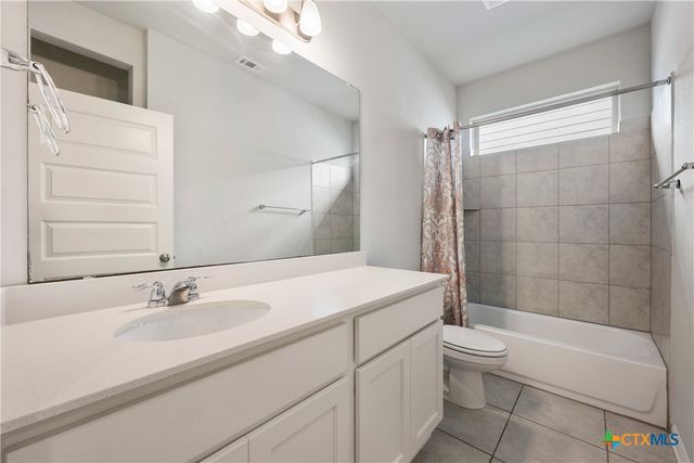 101 S Quiet Man Drive, Jarrell, TX 76537
