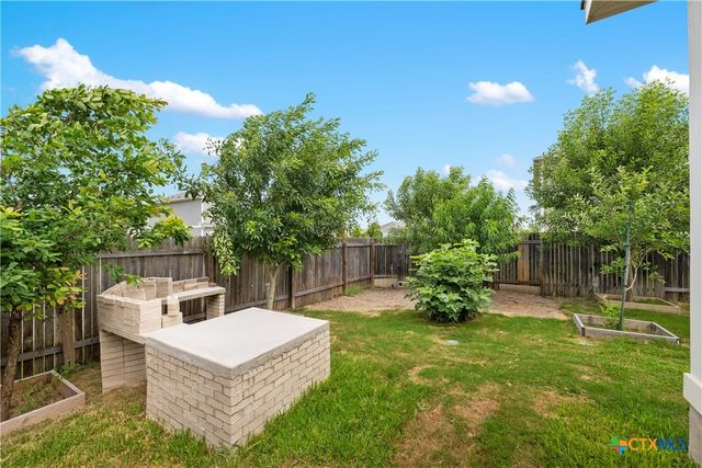 101 S Quiet Man Drive, Jarrell, TX 76537