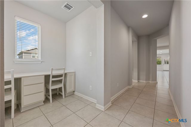 101 S Quiet Man Drive, Jarrell, TX 76537