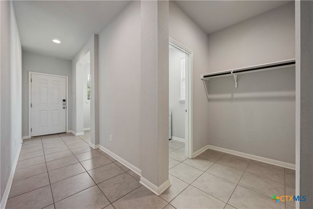 101 S Quiet Man Drive, Jarrell, TX 76537