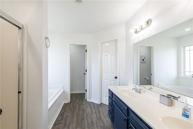 350 Coopers Farm Road, Centerton, AR 72719