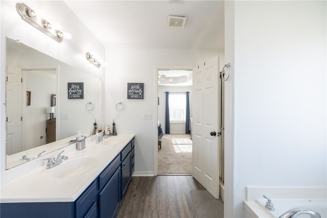 350 Coopers Farm Road, Centerton, AR 72719