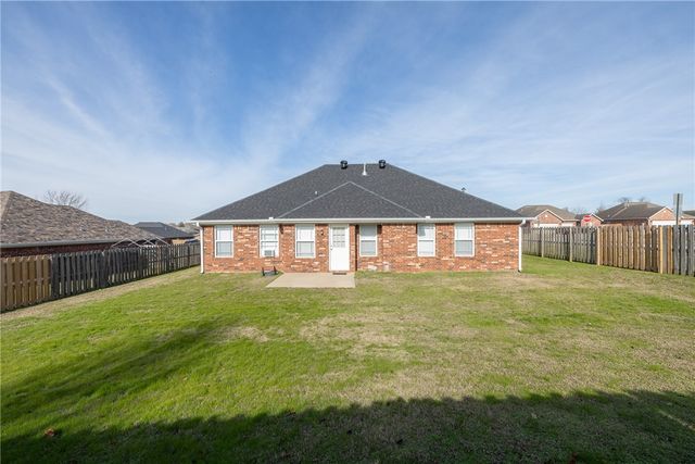 350 Coopers Farm Road, Centerton, AR 72719
