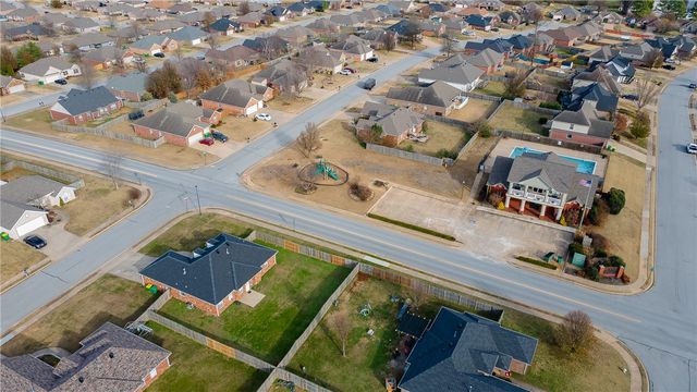 350 Coopers Farm Road, Centerton, AR 72719