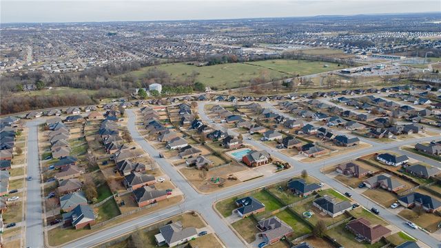 350 Coopers Farm Road, Centerton, AR 72719