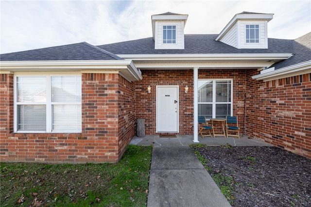 350 Coopers Farm Road, Centerton, AR 72719