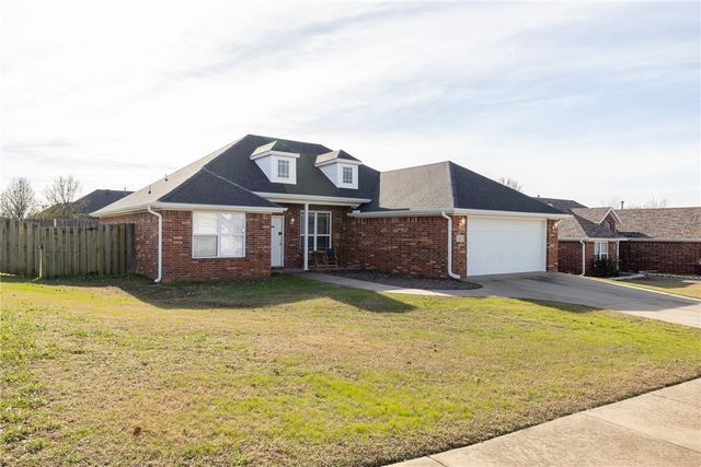 350 Coopers Farm Road, Centerton, AR 72719