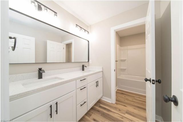 2934 S Stratford Road, Winston-salem, NC 27103