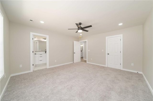 2934 S Stratford Road, Winston-salem, NC 27103