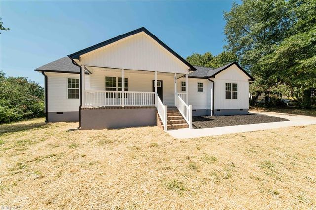 2934 S Stratford Road, Winston-salem, NC 27103