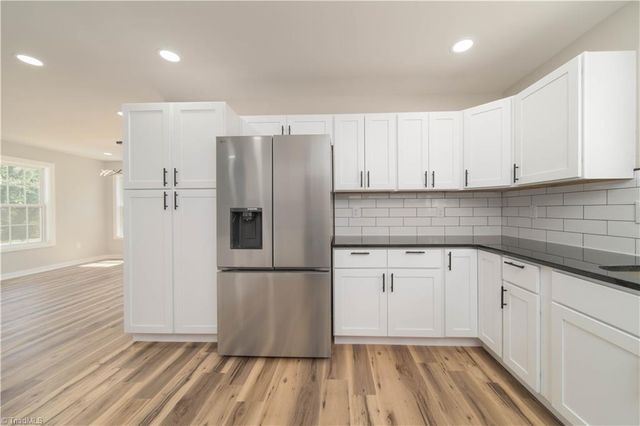 2934 S Stratford Road, Winston-salem, NC 27103