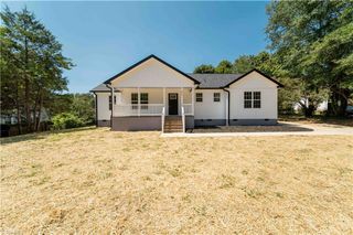 2934 S Stratford Road, Winston-salem, NC 27103