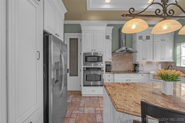 2125 W 73rd Street, Tulsa, OK 74132